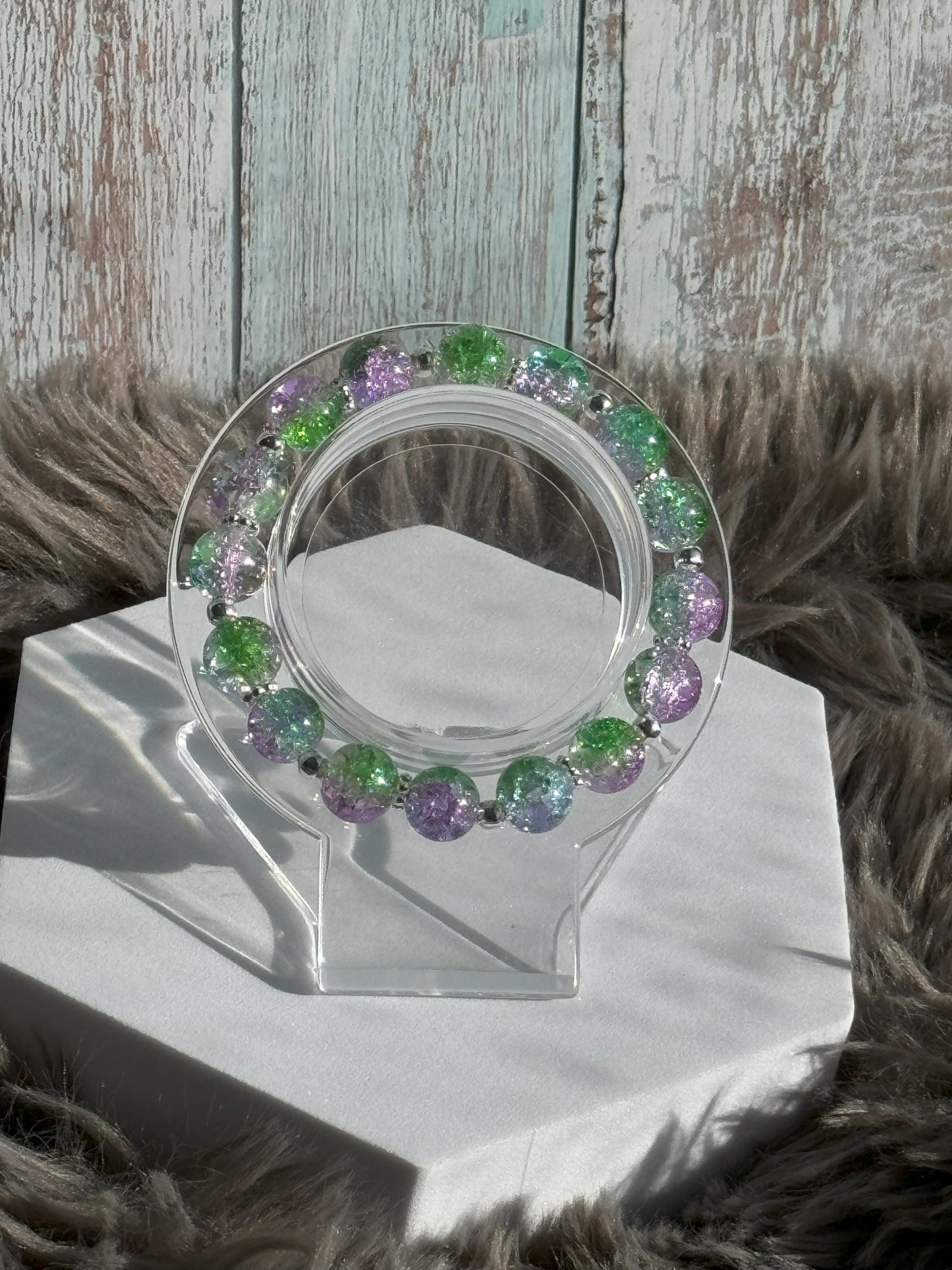 7" Purple/Green Crackle Glass Beaded Bracelet (10mm)