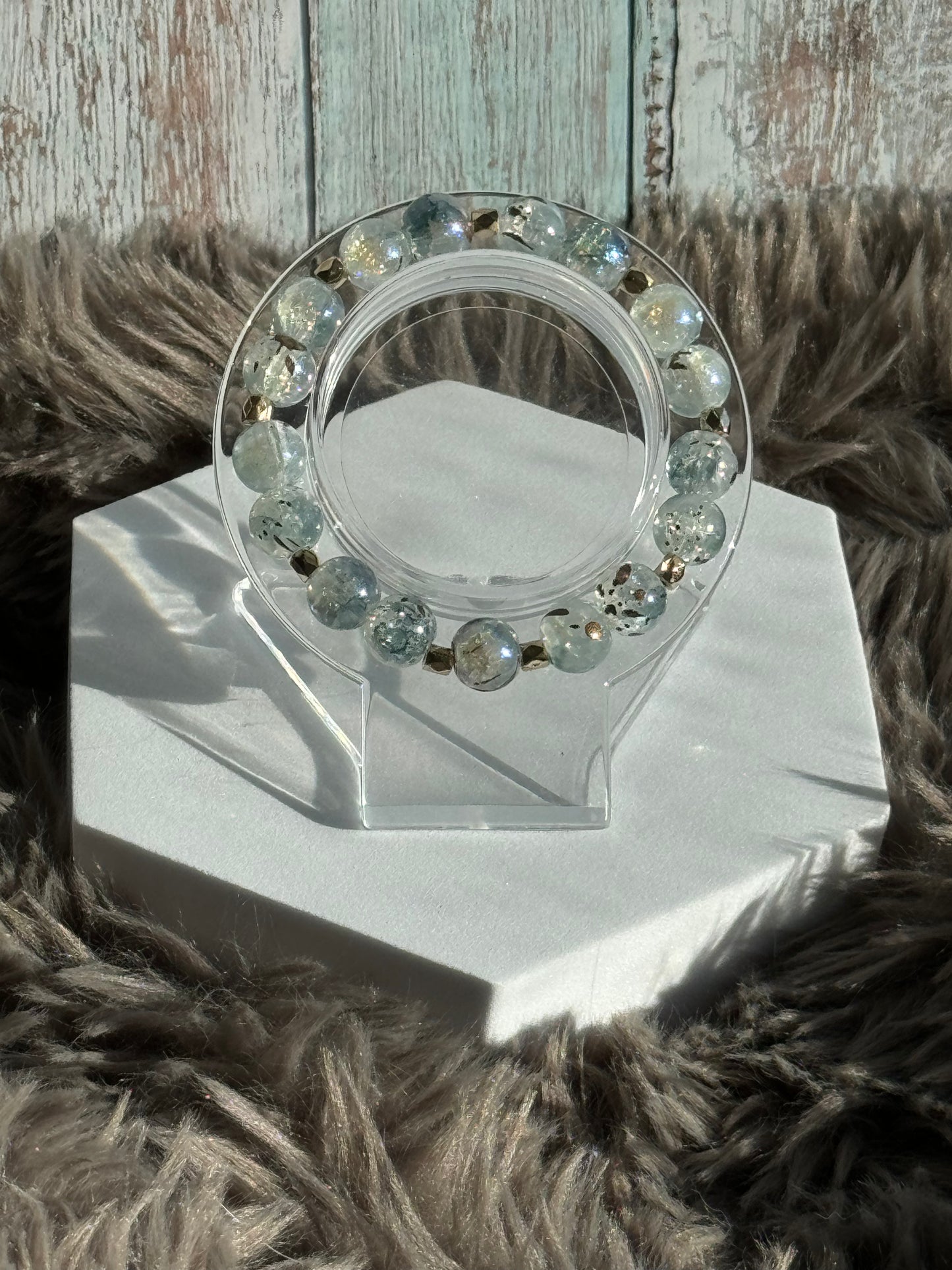 7 1/4" Blue/Clear Crackled Beads splattered with Bronze Glass Beaded Bracelet (10mm)