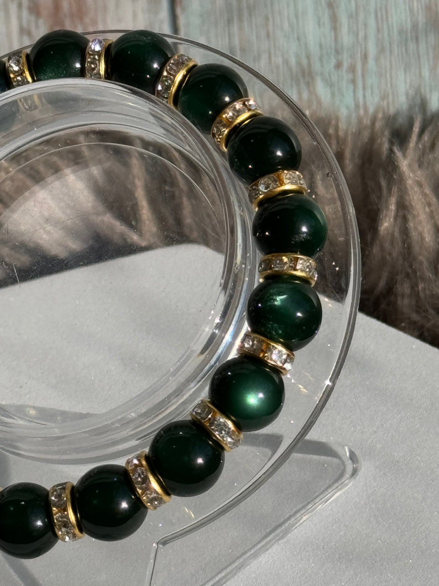 7" Dark Green Cat Eye with Green/Gold Accent Glass Beaded Bracelets (10mm)