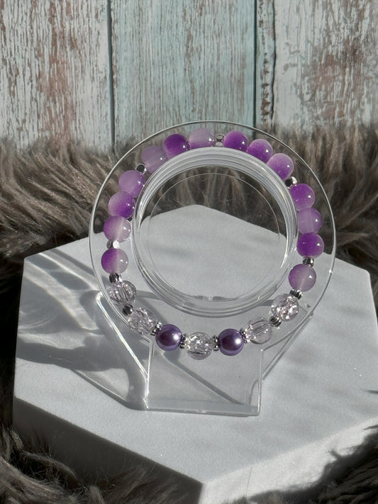 7 1/4" Mixed Purple and Clear Glass Beaded Bracelet (8mm)