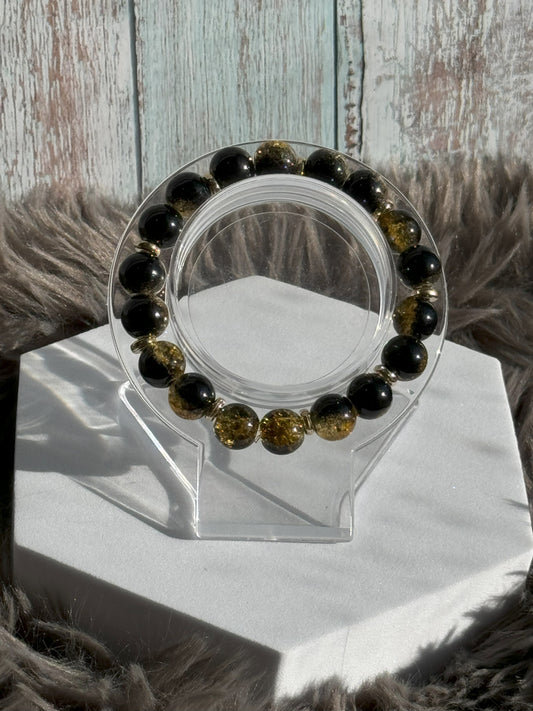 7" Black with Gold Crackle Glass Beaded Bracelet (10mm)