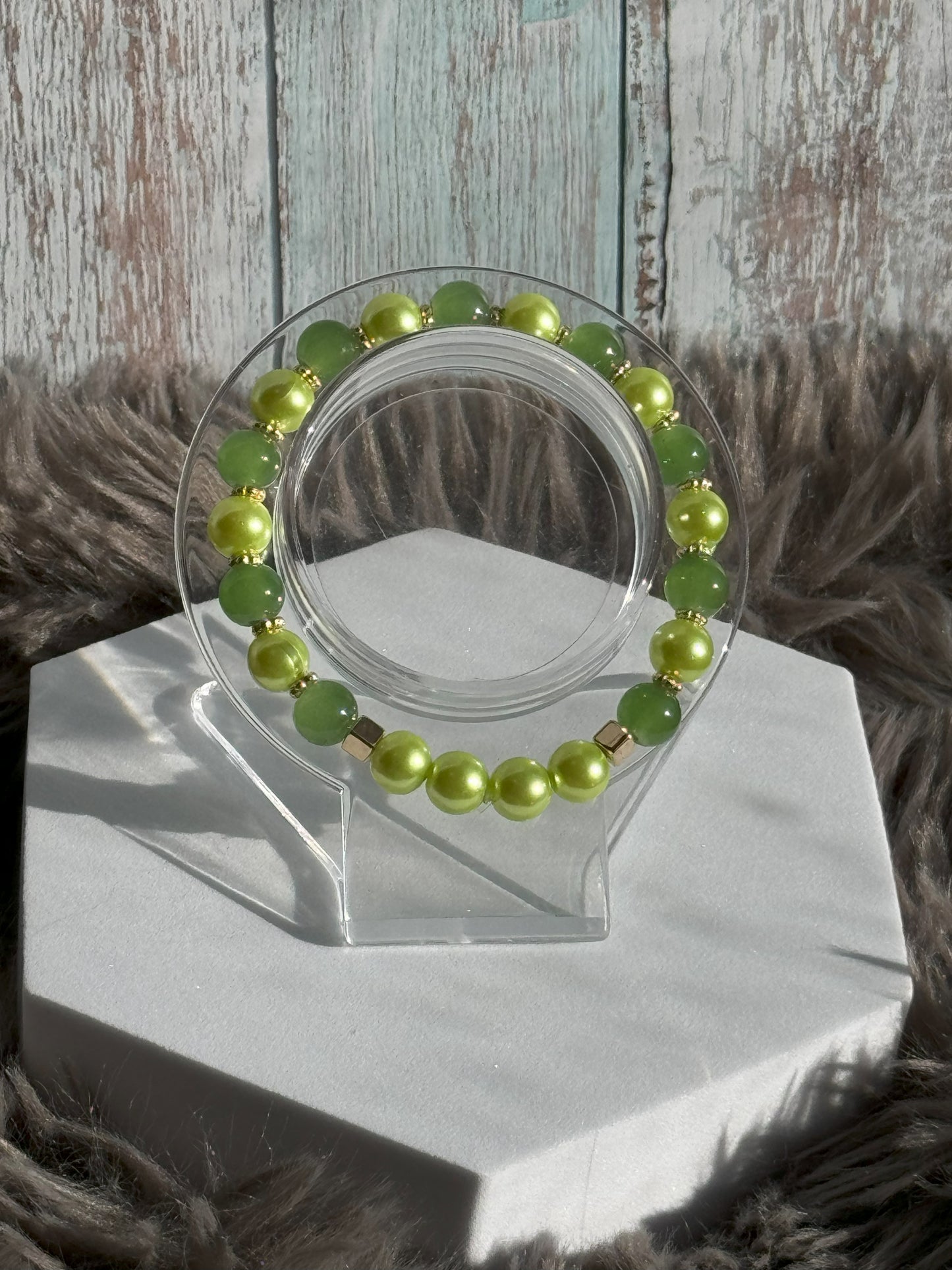 7" Spring Green/Moss Green Glass Beaded Bracelet (8mm)