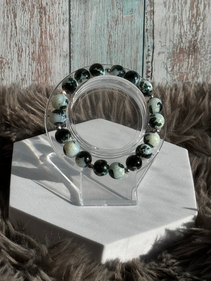 7 1/4" Dark Green and White Painted Glass Beaded Bracelet (10mm)