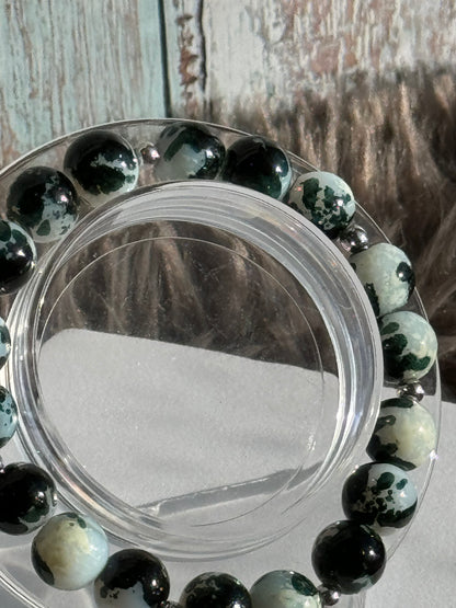 7 1/4" Dark Green and White Painted Glass Beaded Bracelet (10mm)