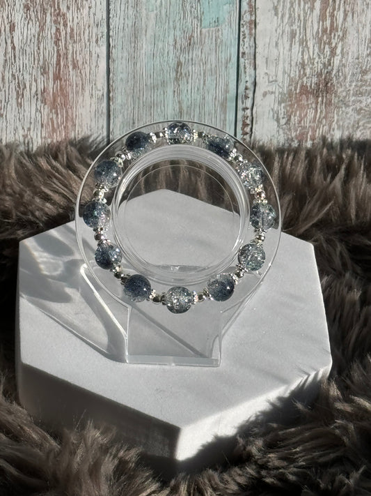 7" Half Navy, Half Clear Crackle Glass Beaded Bracelet (10mm)